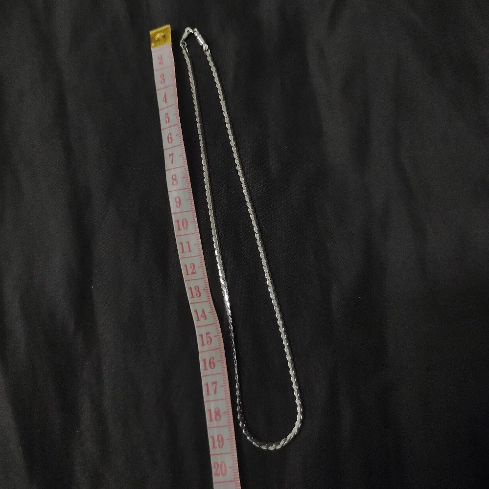 Simple necklace - Picture 2 of 3